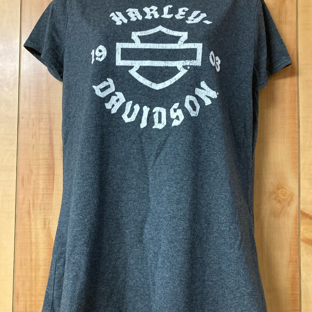 Harley-Davidson Gray woman’s Sz M T-Shirt